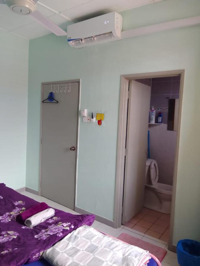 Holiday Home Bagan Lalang 5 Aircon カンポン・バガン・ララン エクステリア 写真