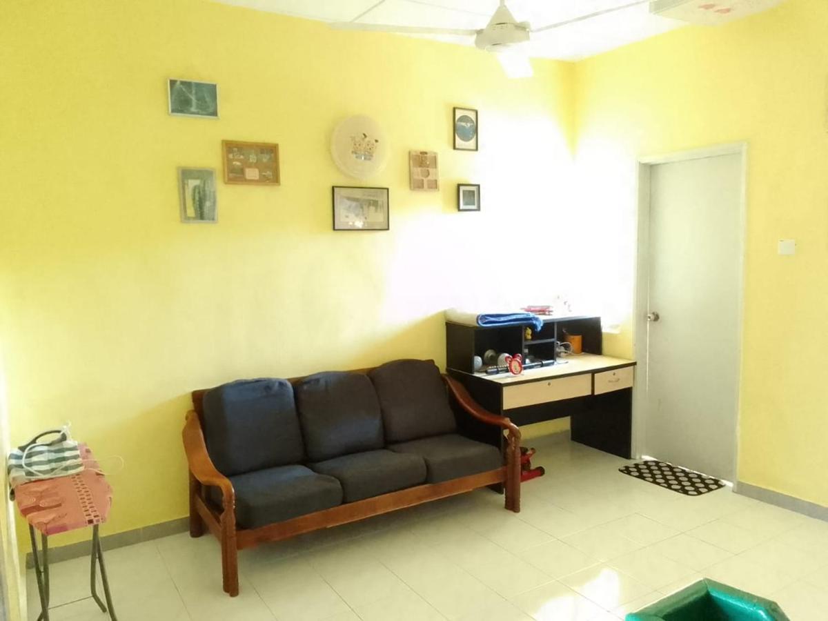 Holiday Home Bagan Lalang 5 Aircon カンポン・バガン・ララン エクステリア 写真