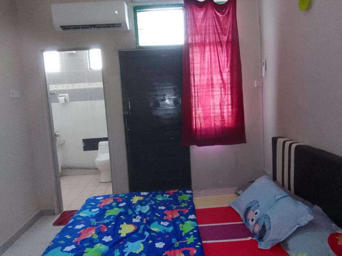 Holiday Home Bagan Lalang 5 Aircon カンポン・バガン・ララン エクステリア 写真