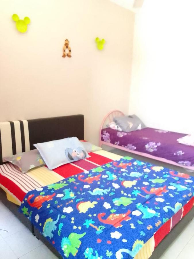 Holiday Home Bagan Lalang 5 Aircon カンポン・バガン・ララン エクステリア 写真