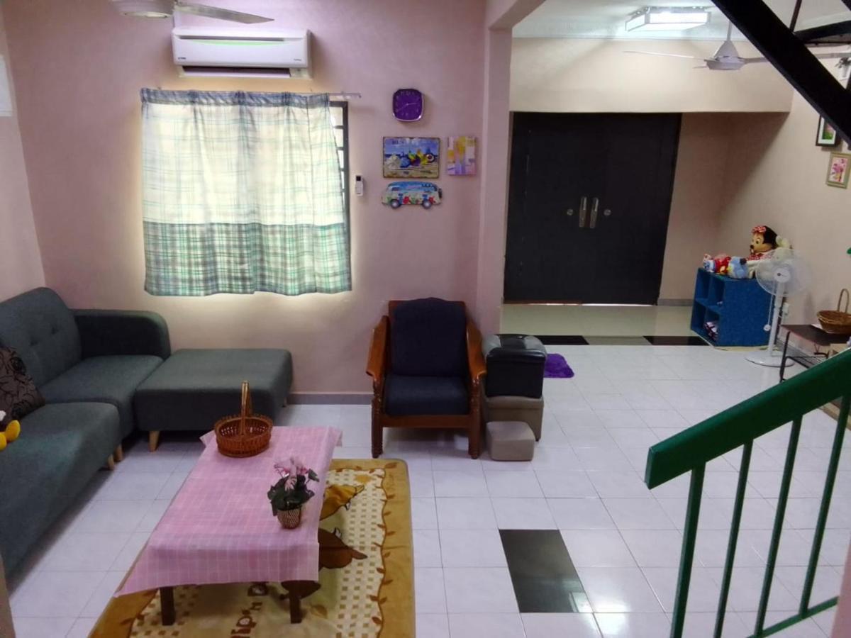 Holiday Home Bagan Lalang 5 Aircon カンポン・バガン・ララン エクステリア 写真